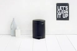 Brabantia New Icon Step Trash Can (1.3 Gal / Matt Black) Soft Closing Kitchen Garbage/Recycling Can With Removable Bucket -Brabantia Shop 31oz4Y8IR6L