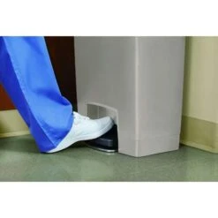 Rubbermaid Commercial Products - 1883566 Streamline Slim Step-On Plastic Trash Garbage Can, 13 Gallon, Red 18 Rubbermaid Commercial Products - 1883566 Streamline Slim Step-On Plastic Trash Garbage Can, 13 Gallon, Red -Brabantia Shop 413khKflkVL