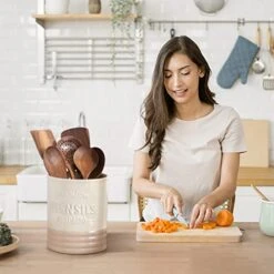 Vancasso Sabine Utensil Holder, 7.2" Large Utensil Crock For Kitchen Counter, Ceramic Utensil Crock Storage, Matte Cream-Colored Farmhouse Utensil Organizer, Utensil Storage For Home Décor, Gifts -Brabantia Shop 41lJkl3sjbL