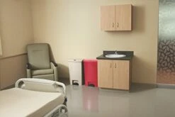 Rubbermaid Commercial Products - 1883566 Streamline Slim Step-On Plastic Trash Garbage Can, 13 Gallon, Red 17 Rubbermaid Commercial Products - 1883566 Streamline Slim Step-On Plastic Trash Garbage Can, 13 Gallon, Red -Brabantia Shop 41wKdhNSVJL